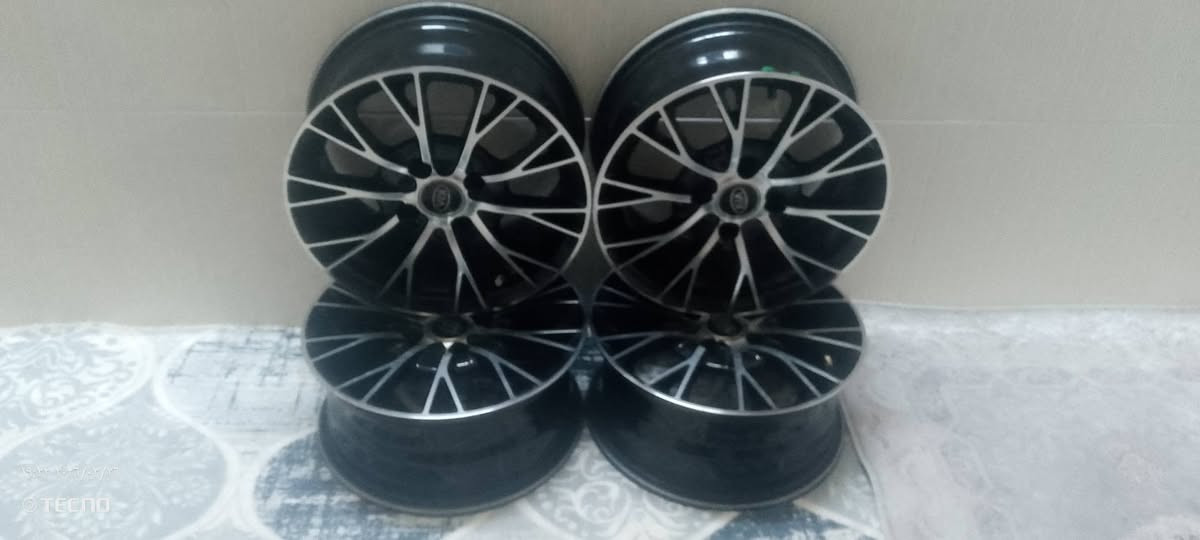 سەلاموعەلەسکوم ئەویلانە بۆفرۆشتن هەموی یەکمان لەسەر سەیارەبون قیاسیان14ژمارە موبایل 0750 0537976واتسابو ڤایبەریشی لەسەرە ئەدمینگیان وەریگرە
