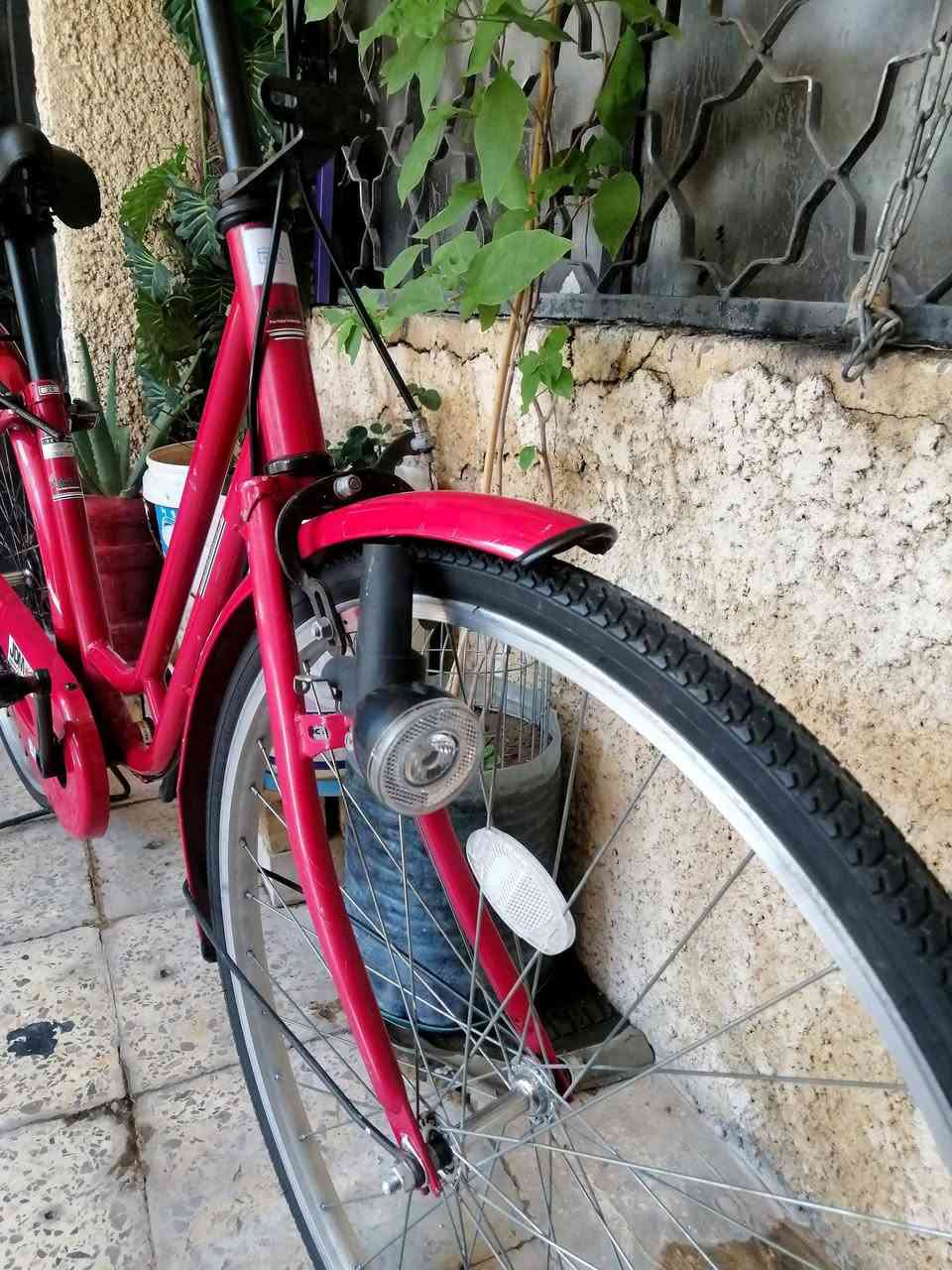 للبيع باسكل بناتي بالة
باسكل سياحي حجم 26 
نظافة موضحه بلصور باسكل مال حاوية
مكاني بغداد حي الجهاد
تواصل واتساب *********** رقمي
يوجد خدمة توصيل #وشكرا
