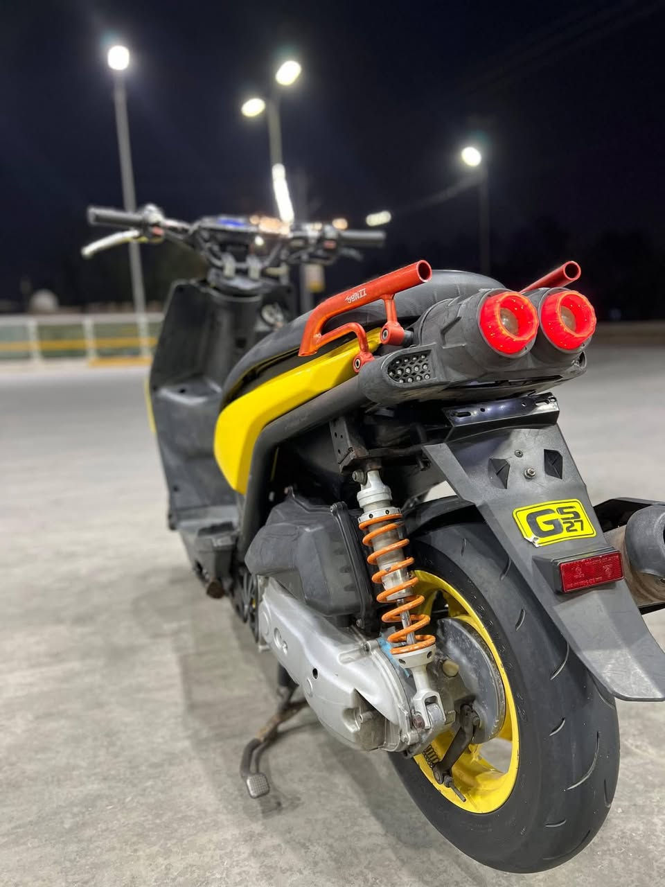 سلام عليكم سكنز للبيع الدراجه حلوه خير من الله السعر ***********
