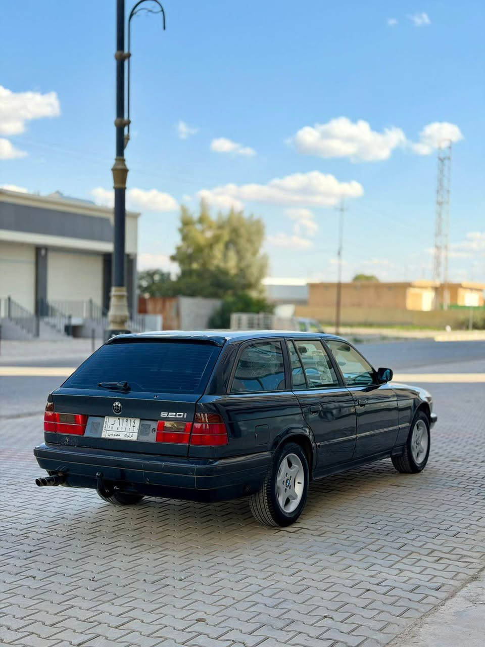 السلام علايكم 
بي ام موديل 1992 
كير اوتماتيك محرك كبس 

كير محرك بشرط لاصرف لا صوت 
جام كهربا قفل مركزي 

سياره مظومه غاز. كوبون غاز بي 
كابون بازين بي رقم كركوك مشروع
جديد لحد 2030 هزه جديد 

سياره مابي اينقص سعر 46 بي مجال
***********
*********** 
مكاني كركوك كركوك, العراق
