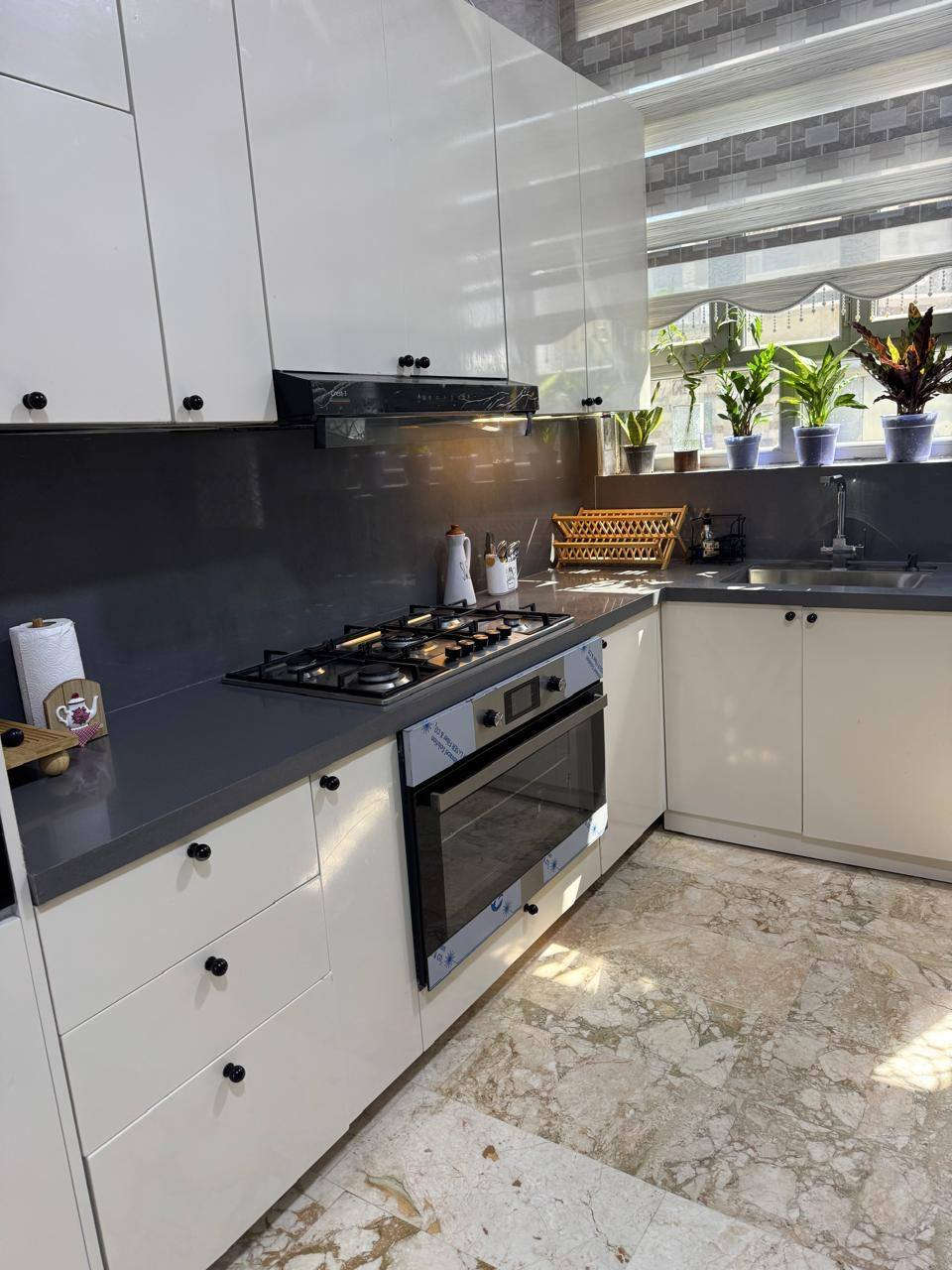 السلام عليكم ورحمة الله وبركاته.
بيت بالفلوجه المساحه 150 م طابق واحد بصف الركن السعر 135 وبيه مجال.


**إذا كنت صاحب هذا الإعلان وتريد حذفه لأي سبب، رجاءا أرسل رسالة إلى الدعم الفني**