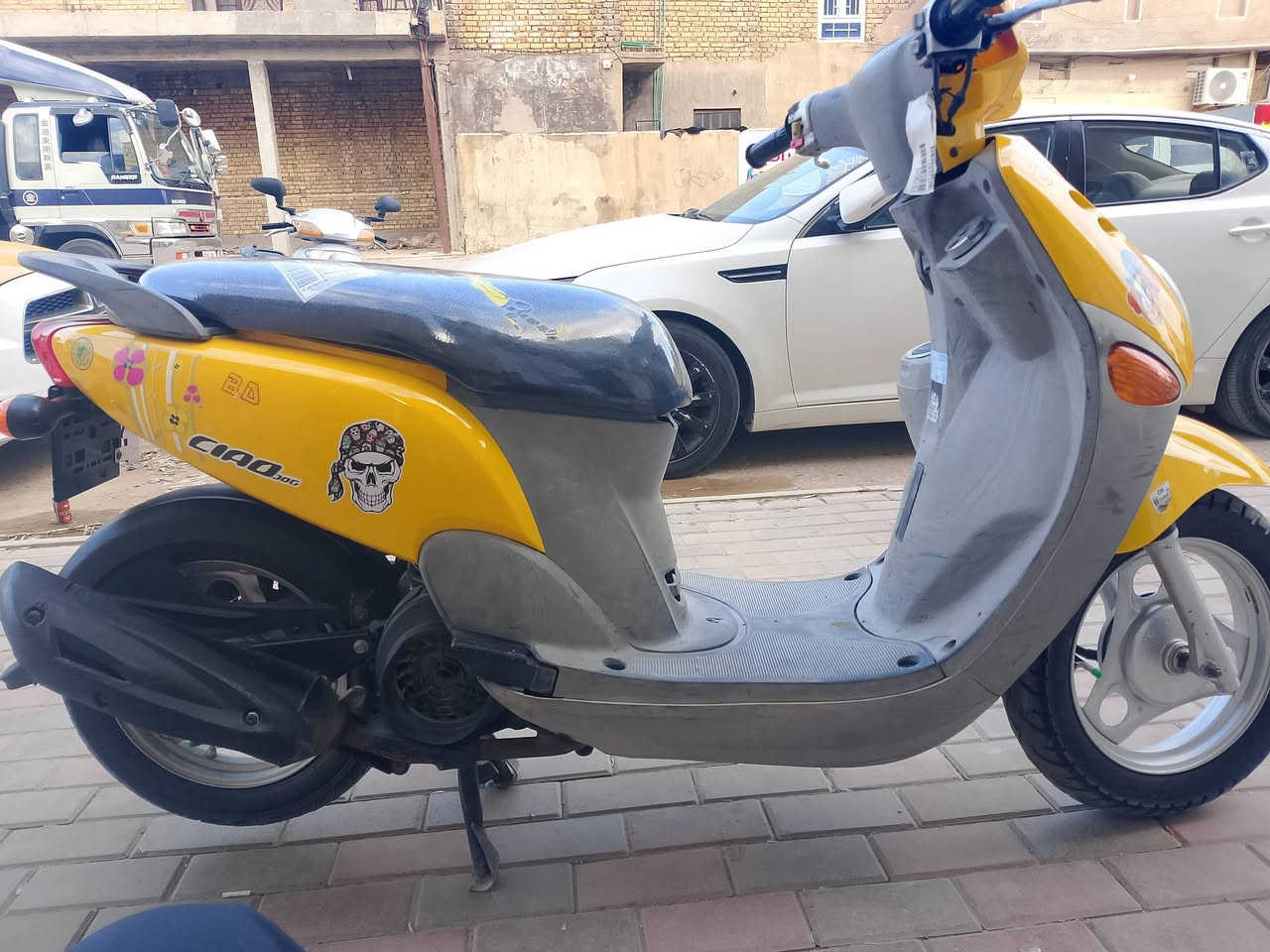 فله رمبه دراجه على البلاد كفرات الاصليه موجوده  لونهم مشمشي السعر 950 وبيه مجال
*********** عنوان كوت انوار الصدر
