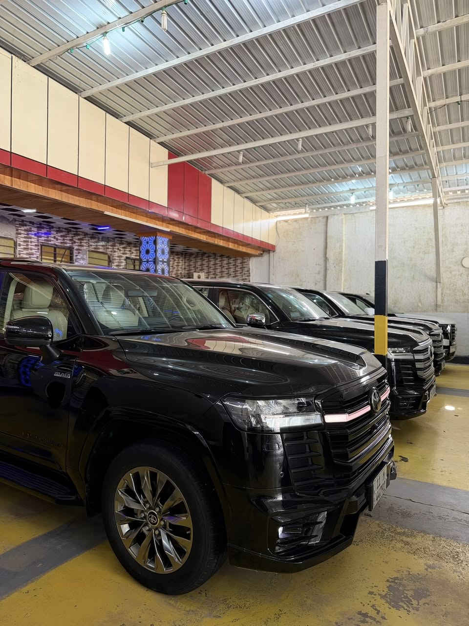 يعلن معرض بيت شريجي👑 عن وصول تويوتا لاندكروز black edition فول الفول 1/1 اصلي بلاك بلكامل بلادي ومغلفه ppf اصلي ومكفوله وماشيه 19 الف حقيقي 5 كامرات لمتدد مختمه بلكامل ختوم black
2024 لسياره مرقم بغداد فول شاشات وتطبيق  مكفوله نستقبل بيع او مراوس العنوان كوت حي لحكيم 🧿
#تويوتا_ لاندكروز_2024 gxr limited✈️
اللون: اسود black 
عداد المسافات19km 
المواصفات:  رقم بغداد فول مواصفات ١/١
شباك لد
سلايد(فتحة قمارة)
كراسي جلد اصلي(بيجي)
كراسي اثنين كهرباء
تبريد خلفي شاشة
شحن الهاتف لاسلكياً
ثلاجه
كروس سرعة 
خمس بصمات
فول تحكم استيرن(جهتين امامي+جهتين خلفي)
شاشة عرض الاعطال
صندوك كهرباء(شفط)
فتح صندوك تلقائيا  
دبل كير(عادي+اوتوماتيك)
ناقل حركة ٨ نمر
دبل حساس(امامي+خلفي)
نظام تحكم بمستوى الضوء الداخلي
مانع تزحلق
نظام فتح الابواب لاسلكياً
فور ويل
شاشة امامية كبيرة اصلية
شاشات خلفيه تطبيق 
كامرة خلفية اصلية
تشغيل عن بعد
دوسات كتابة landcruiser
اشارة بالمري
مري كهرباء(شفط)
لايت عدسة زنون(عالي+ناصي)
لد امامي
#ويل_20_الجديد_كليا
#سستم_صوت
مدخل
CARPLAY
‏BLUETOOTH 
‏AUX
‏I POD
‏USB
‏CD
سعرها 740وبيها مجال 
للاستفسار الاتصال بِنَا على الأرقام التاليه

  حسنين ‭0771 508 5598‬ واتساب او اتصال
