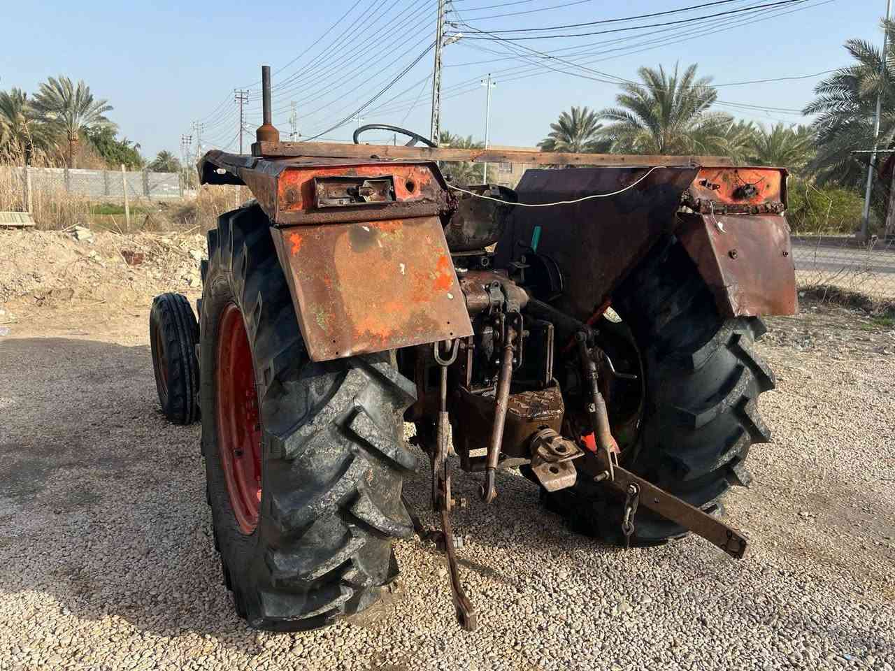 السلام عليكم  عنتر موديل 84 مكينه نضيفه شغاله نكره سلف باتري جديد تخم تاير جدد شادله بور ستيرن شغاله وكلش خفيف سترينه جاهزه نكره سلف مع فدان رايده ب (4) ملاين وبيه مجال للشراي مكاني بابل المسيب مكلف بالنشر شراي يتصل براعيه ***********
