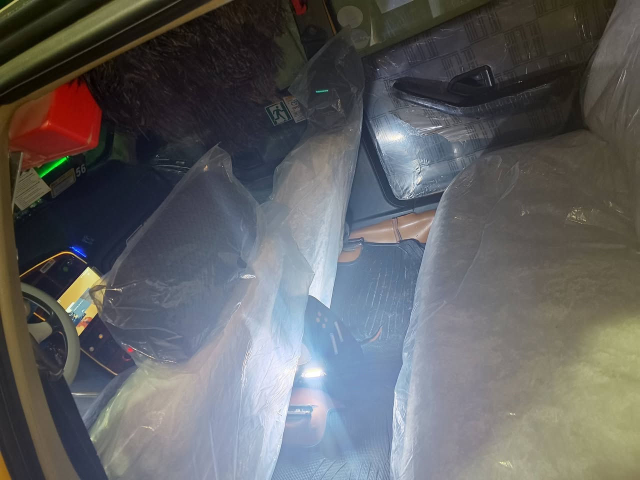 سلام عليكم بيجو بارص ١٥ كفاله عامة عده شوية تنكيد بل تكمه لخلفية نص طابوكه جديدة بيها تخم تاير جديد صدر خلفي جديد الأمامي نص عمر سيارة صفاحها موس بلادية قطرت خياس ما بيها ولا صبغ مصفره هيئة عليها غرامات تنزل من سعرها سيارة مال جناي أمانة الله بس صار ضرف وأريد ابيع
مكانها ديالى بعقوبة رقم إنكليزي تحويل ثاني يوم 
سعر ٤١ وبيها مجال للشراي فقط رقم ***********
