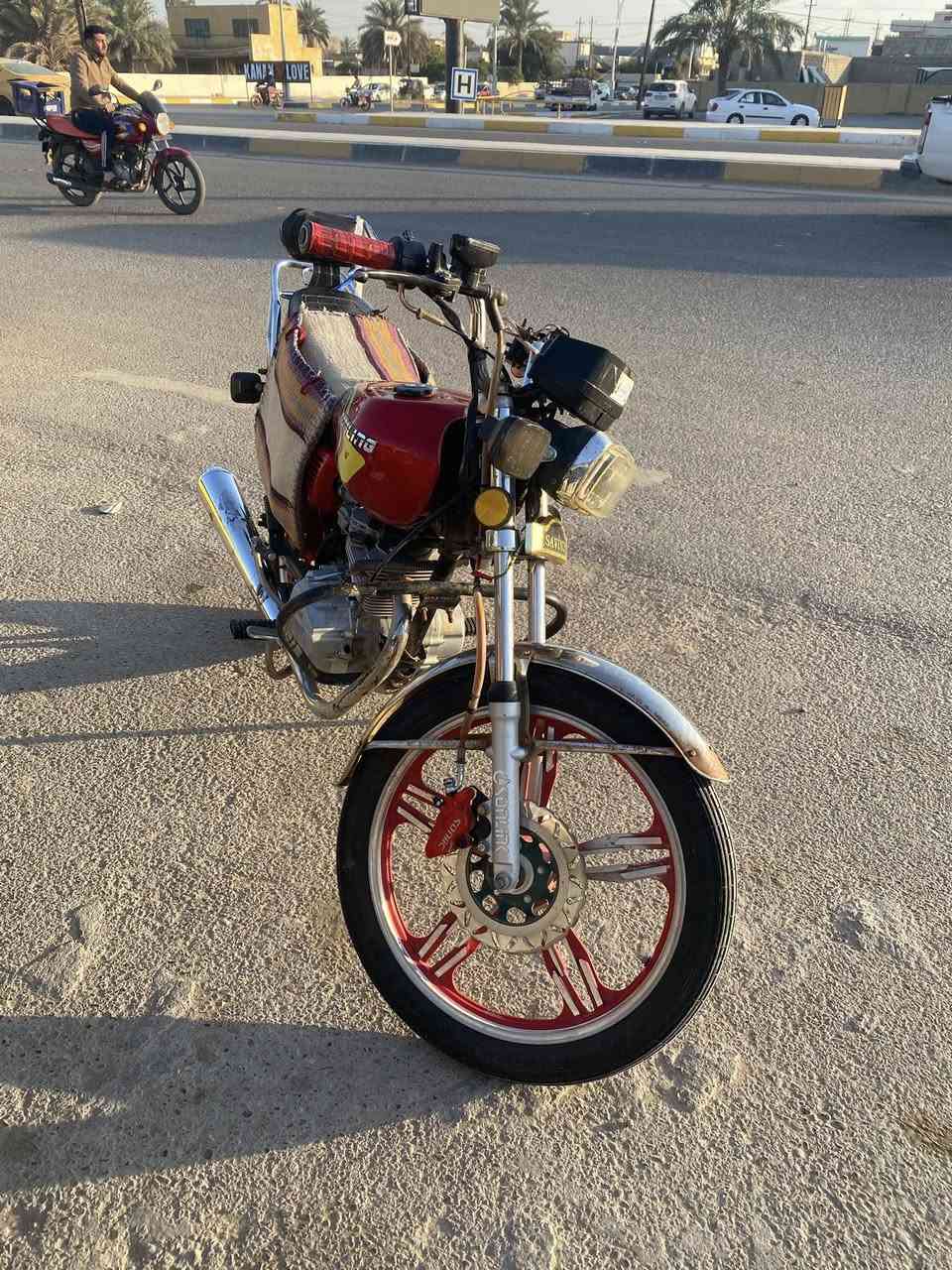 يبه الحلال للبيع 
سيفان ٢١ 
الدراجه مكفوله من البرغي للبرغي 
اوراق كامله العنوان كنعان 
السعر خاص 
رقم الهاتف ***********
