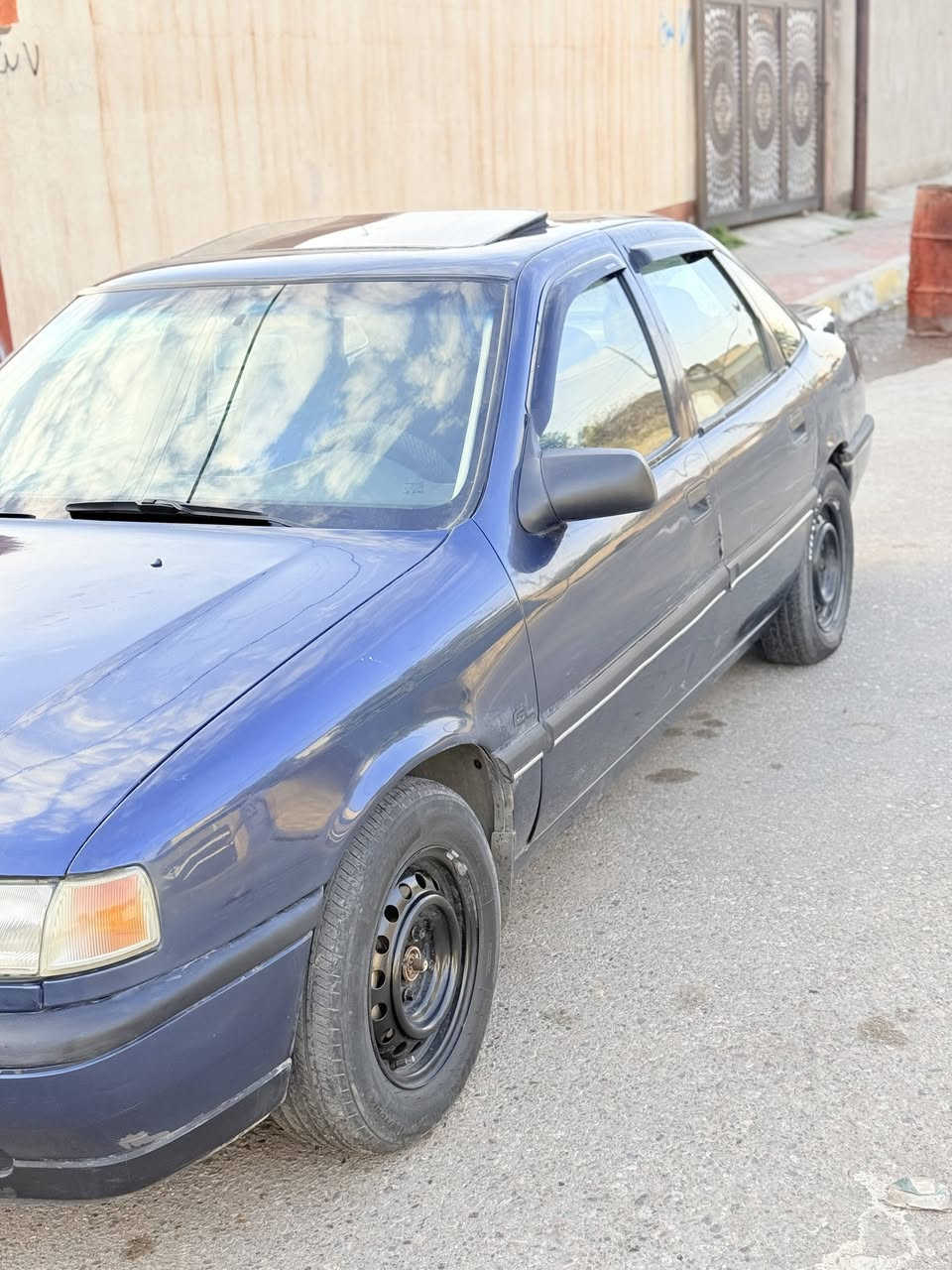 وبل فكترا🦋

 للبيع.فقط فقط 🫡

موديل 91👍

فتحه بل سقف🤭

مواصفات GL

السياره حلوه وكاعده اي نقص ما بيها

شرط التحويل 

تايرات جدد🛞

باتري جديد 🚘

السياره معمره بل مليم 👽

صبغ عام جمالي بدون ضرر❣️

رقم بغداد مشروع وطني 

كير محرك بل شرط

محرك 20

كير وتو🚗 

سنويه جديد لل ٢٩ 

بطاقه بانزين ما بيها 

السعر (40)بي مجال للطيبين 

للستفسار على رقم 

***********

غير متواجد عل فيس🌍
