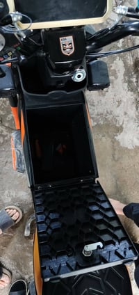 دراجه شحن للبيع X900 فول 2024 مثل ما موضح فول نضافه خاص 07706190087