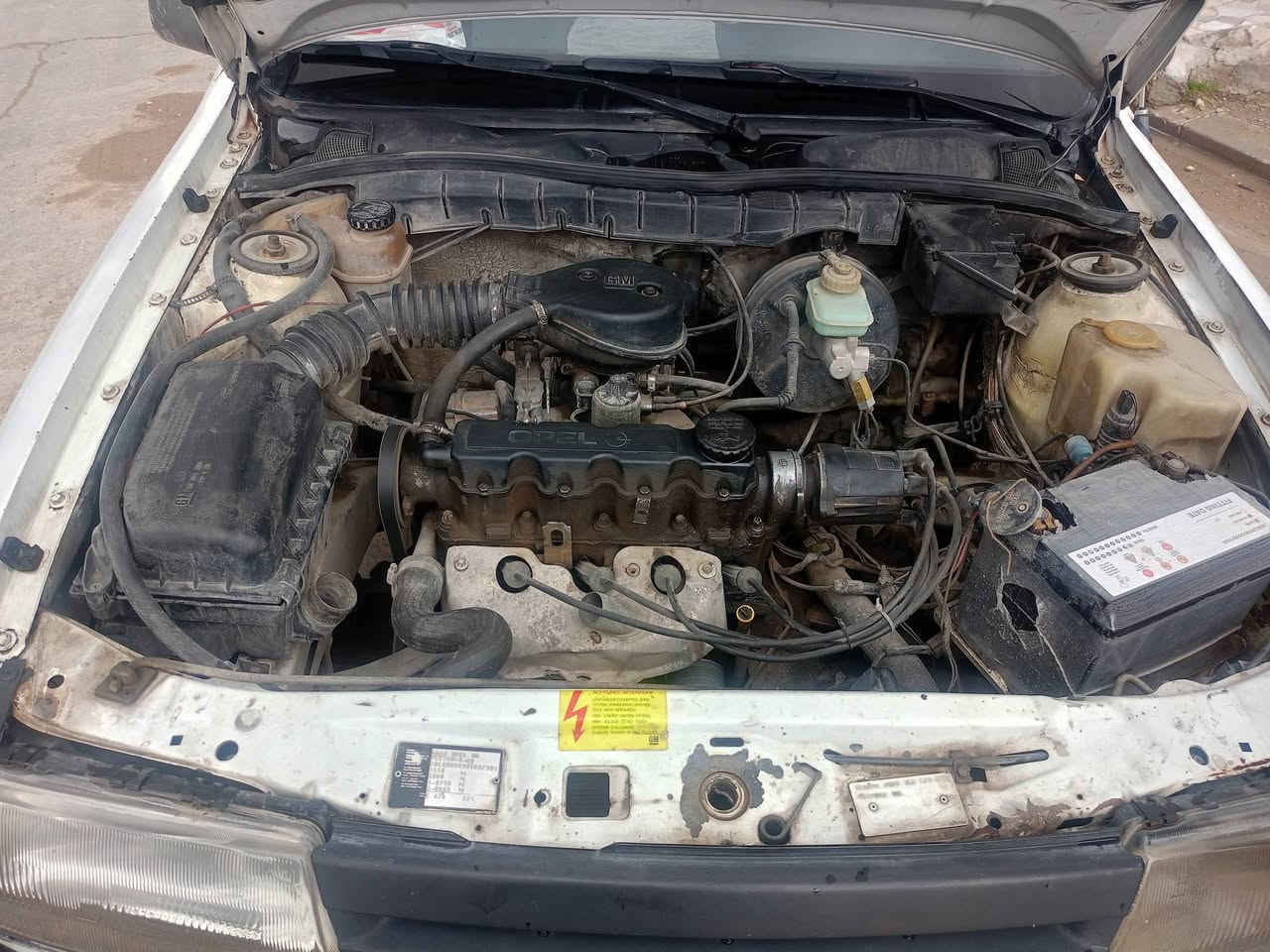 السلام عليكم
فكترة 
موديل 1993للبيع 

كابون بانزين بيها رقم ألماني 

بيها دواير مصلح بس 

زوج تواير باتري جديد شوية ترتيب ترجع جديدة سياره 

سعر 38 بيها مجال حك جيتك تدلل؟!

رقم واتساب فقط ***********
