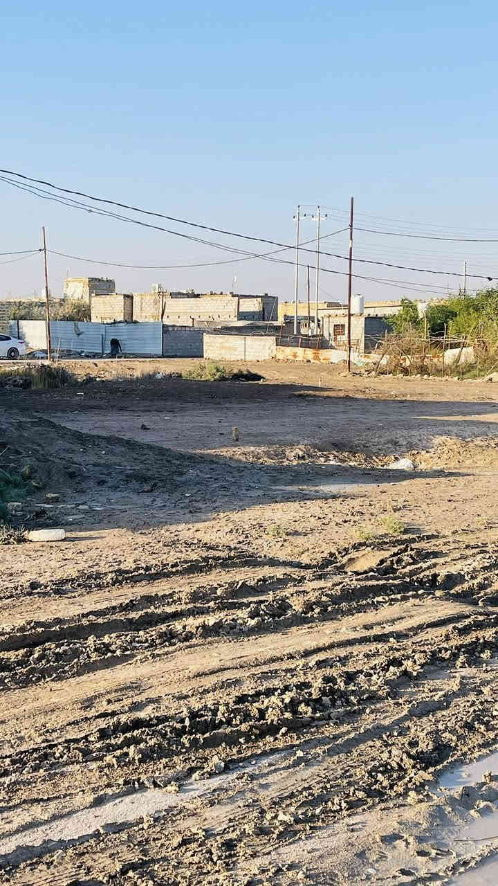 قطعه زراعي للبيع
المساحه ٢٠٠م 

شارع سيد وحيد تبليط 

مسافه ٤٠ متر عن تبليط نازل 

كافه لخدمات كهرباء وماي وتبليط 

السعر جدا مناسب ٩ وبيه مجال للشراي 

لاستفسار والتواصل خاص او على رقم ***********

ابو امير
