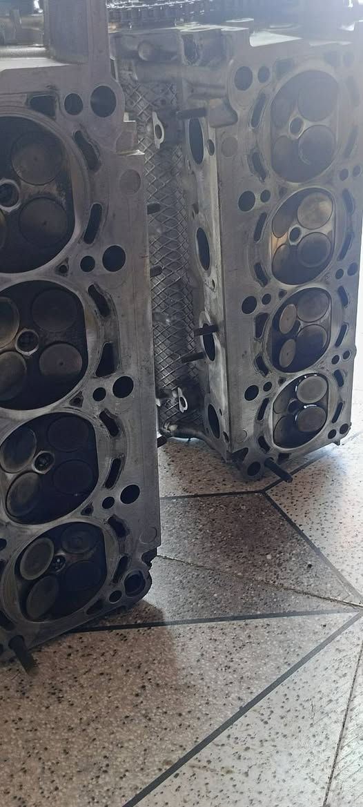 اغراض بي ام للبيع تانكي وكورات اثنين شامله ساجد دروب مكان ببغداد ***********
