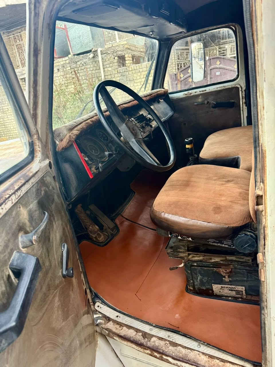 سكانيه ١١١موديل٨٠بغدادمكينه ١٢ونص اكسن ٣٥ب١٠كيرخمسه بخمسه***********
