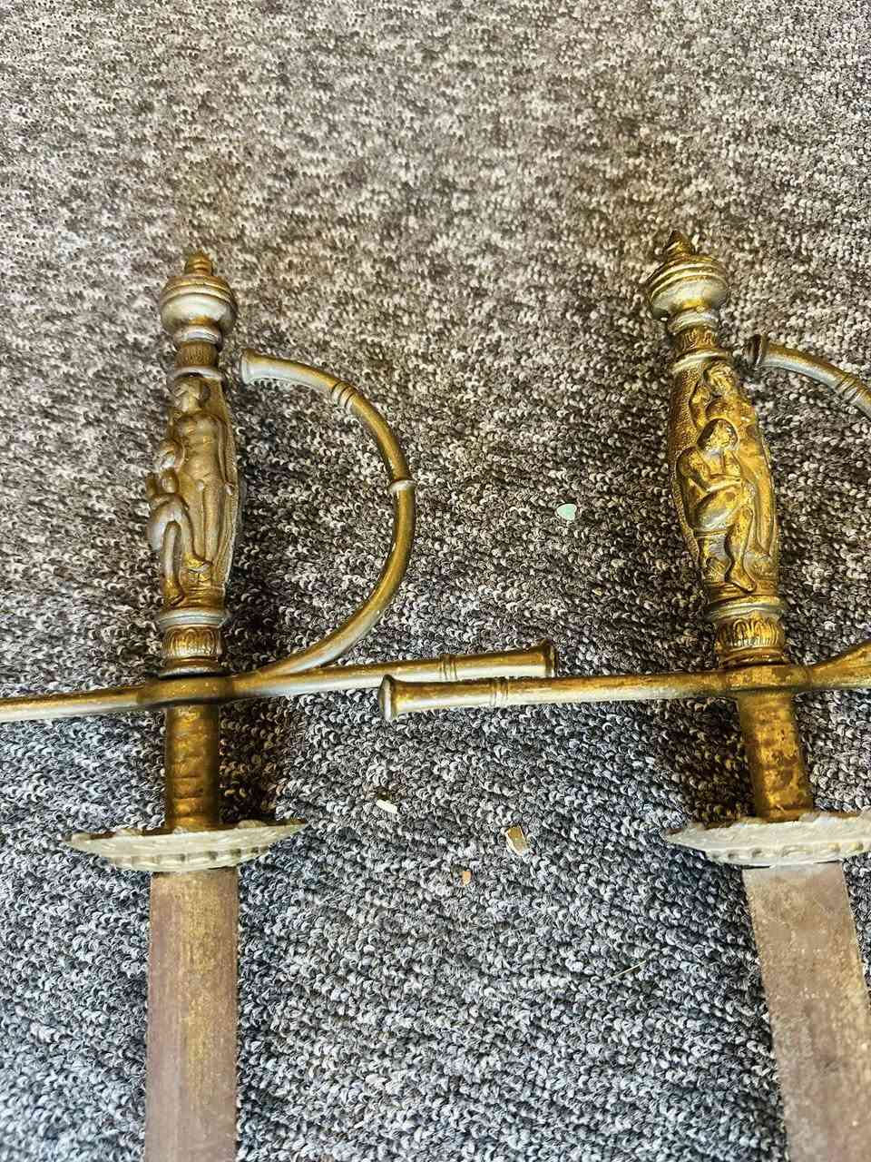 سيوف اسبانية انتيك  القبضة نحاس
*********** واتساب المحل في السليمانية يوجد توصيل
