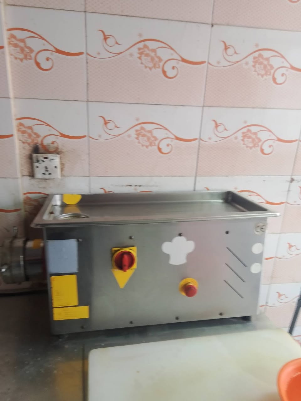 السلام عليكم عندي مثرامه مال لحم حجم32 بحاله جيده مستعمله قليل كلش نظيفه صناعيه سلس ستيل  وهاذا رقمي *********** بغداد مدينة الشعب
