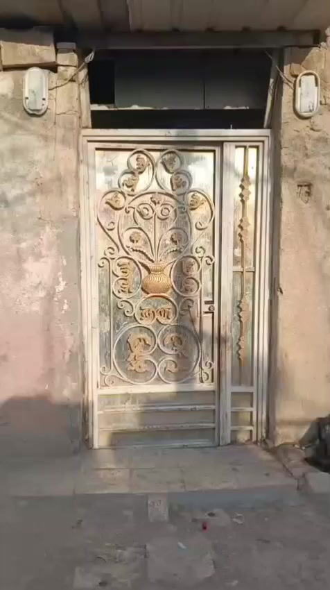 #عروض_مكتب_الشكري بلاش بلاش فقط ب ١٢مليون فقط  
دار للبيع مساحه ١٠٠ نضيف شارع المعمل قرب صورة الوائلي شارع محمد ابو صريمه
غرفه صاله مطبخ حمامات تخاريج استقبال 
السعر ١٢
عنوان المكتب شارع المطار سايدين مقابيل مجمع جوهرة العرب 
***********
