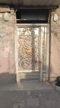 دار للبيع • ١٠٠م • شارع المعمل قرب صورة الوائلي