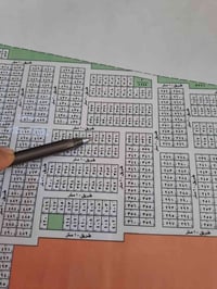 لبيع ١٠٠ متر بنص البناء مي وكهرباء ومجاري رقمها ٣٦٧ سعرها ٣٤ وبيها مجا...