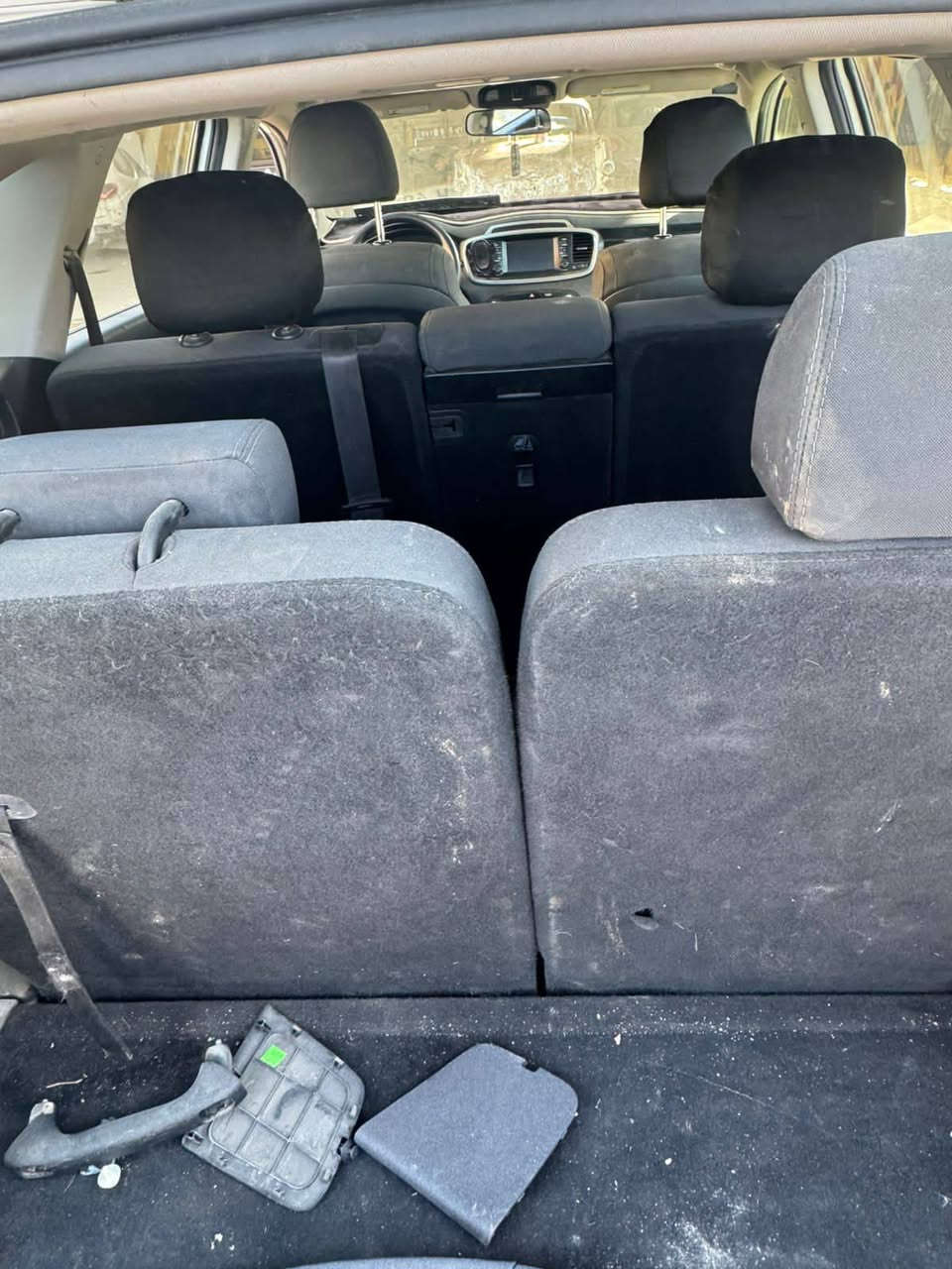 السلام عليكم سورنتو 20 امريكي   رقم بغداد انگليزي 6 سلندر 
المواصفات
3 قطع تبريد
بصمة تشغيل 
بصمة ابواب
كشنات كهربائية 
بردات ابواب بلاديه 
زرگات لا يت 
ومواصفات اخرى
تريد وكاله تريد مداور
السعر 170 عنوان بغداد حي الجهاد 
رقم الهاتف ‏‪***********‬‏
مكلف بنشر
