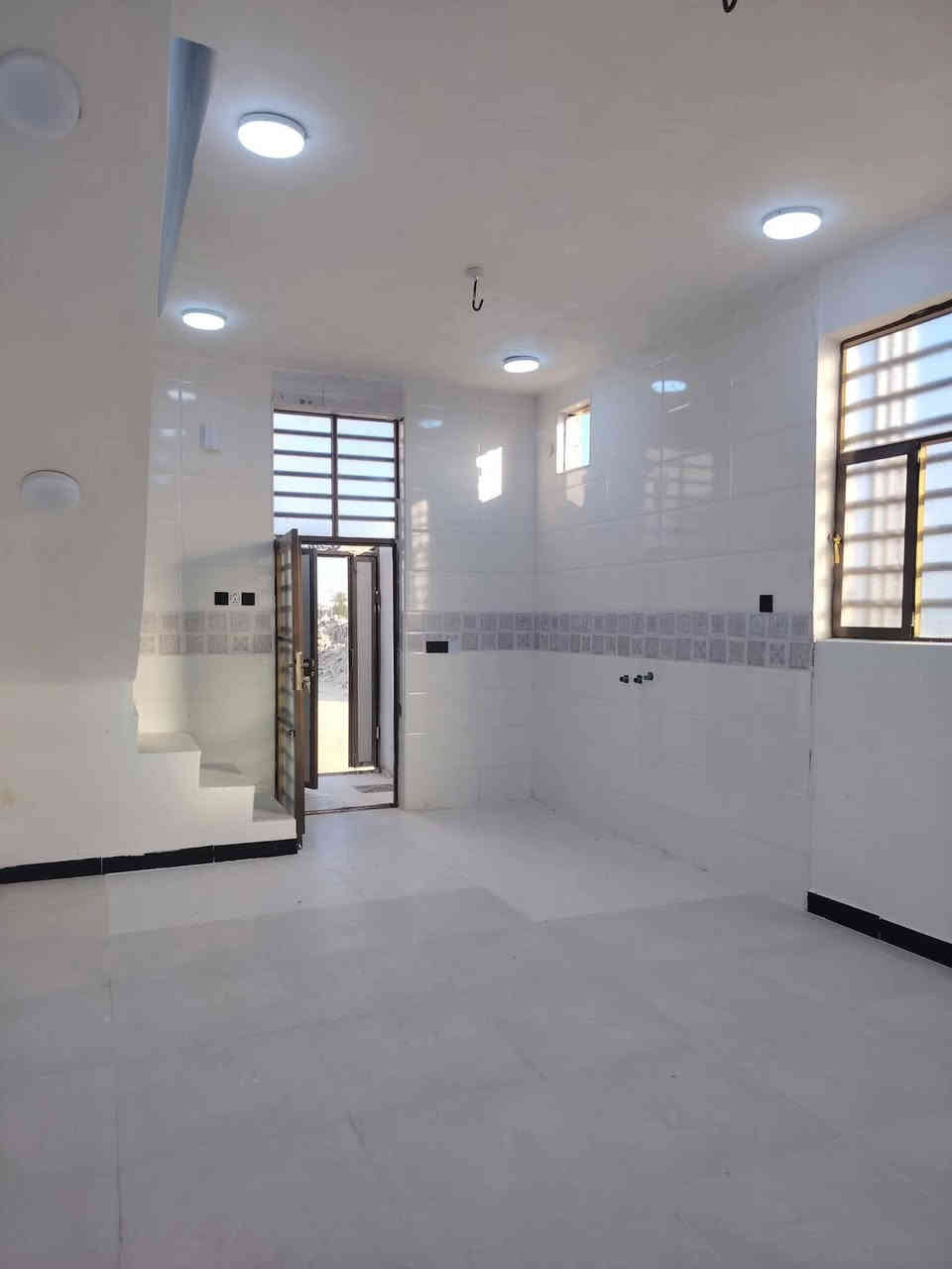 دار للبيع  50 م🏠 ***********

✅ مشمول بقرار التطويب صرف

بسعر /19 / مليون مع المجال

موقع /نجف 🏡شارع الحولي مال المطار عمود/ 314 

البناء 🏡 

غرفه/صاله/مطبخ معزول/ صحيات/مكشوفه

بناء مرتب/ اساس + سقف كونكريت /طابوك

ألخدمات 🏡 #بعد_عن_سوق_100م

ماء/كهرباء/ ***********
