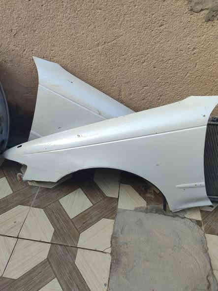 السلام عليكم للبيع اغراض مارك نفخ لون لولوي بدون ضربه بدون صبغ  جامغلاات وباب خلفي وصندوك  سعرهن بيع شلع ب 80الف المكان البصره القرنه بني منصور ‏‪0775 759 6264‬‏
