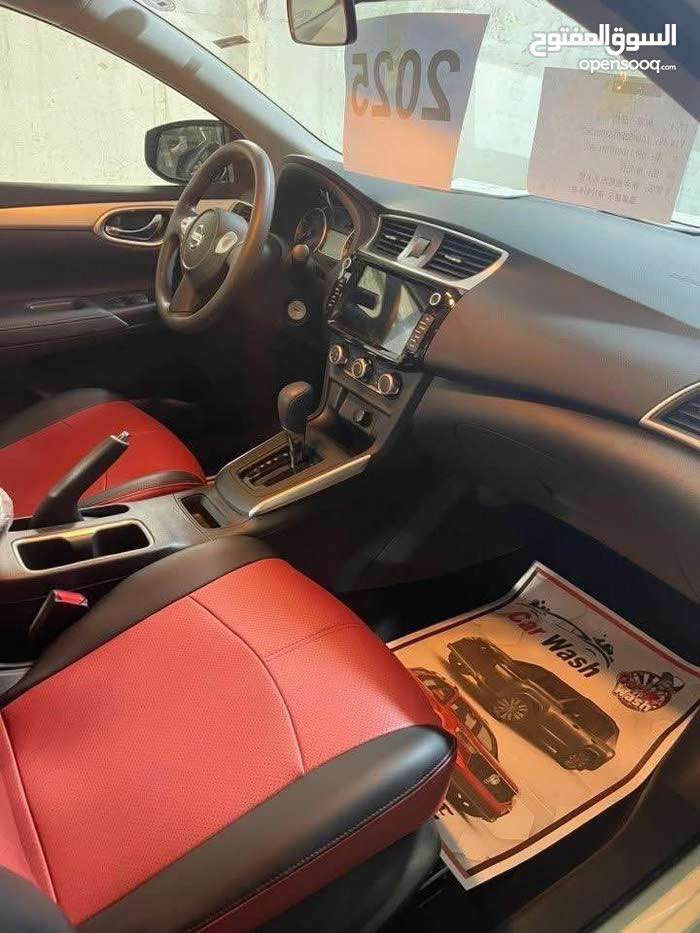 نيسان سنترا 2025 زيرو وحالياً ماشية 8000 جديدة جداً بحالة الوكالة داخل احمر مكفولة من كل شي رقم أربيل والهزة لحد 2027 السيارة شاشة وكامرة ويدات نيكل وبلوجكترات سعرها 129 وبيها مجال بسيط مكانها الأنبار فلوجة ***********  & *********** الفلوجة, الأنبار
