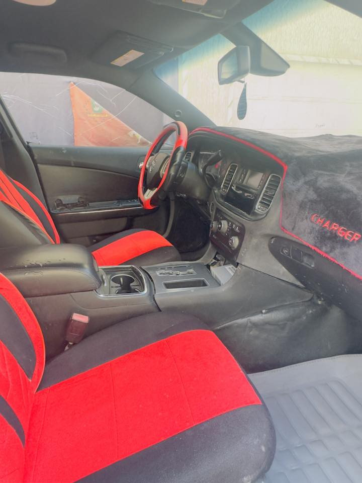 سلام عليكم جارجر 2014 ادوات كصه جنطه مكينه3.6 كير تعليك كير ومكينه وتبريد كله جديده حته دهن وفلتر جديد تبريد ثلج دوشمه جديده تخم تاير جديد بجم زنون عالي بيها ارقام وسنويه اربيل القديم وسنويه مجدده مكانها نجف سعرها50 وبيها مجال كلش قليل للاتصال***********
