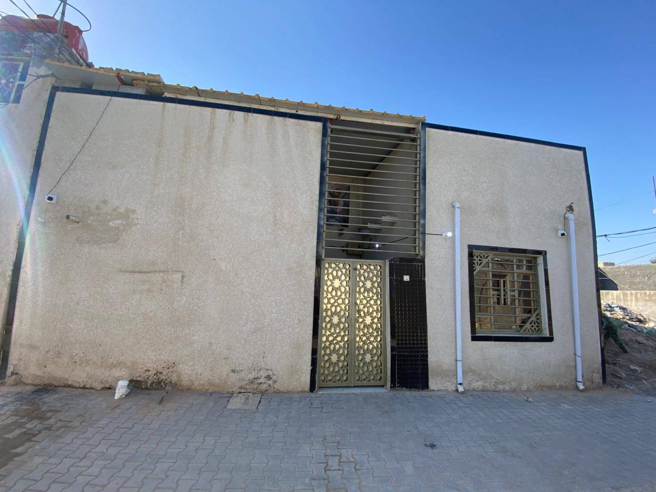 بيت لبيع زراعي مساحه ميه غرفتين نوم وصاله ومطبخ وبراني وصحيات بيت جاهز من كلشي موجوده سماوه قرب مستوصف الشفاء قريت سيد جبار اتصال واساب ***********
