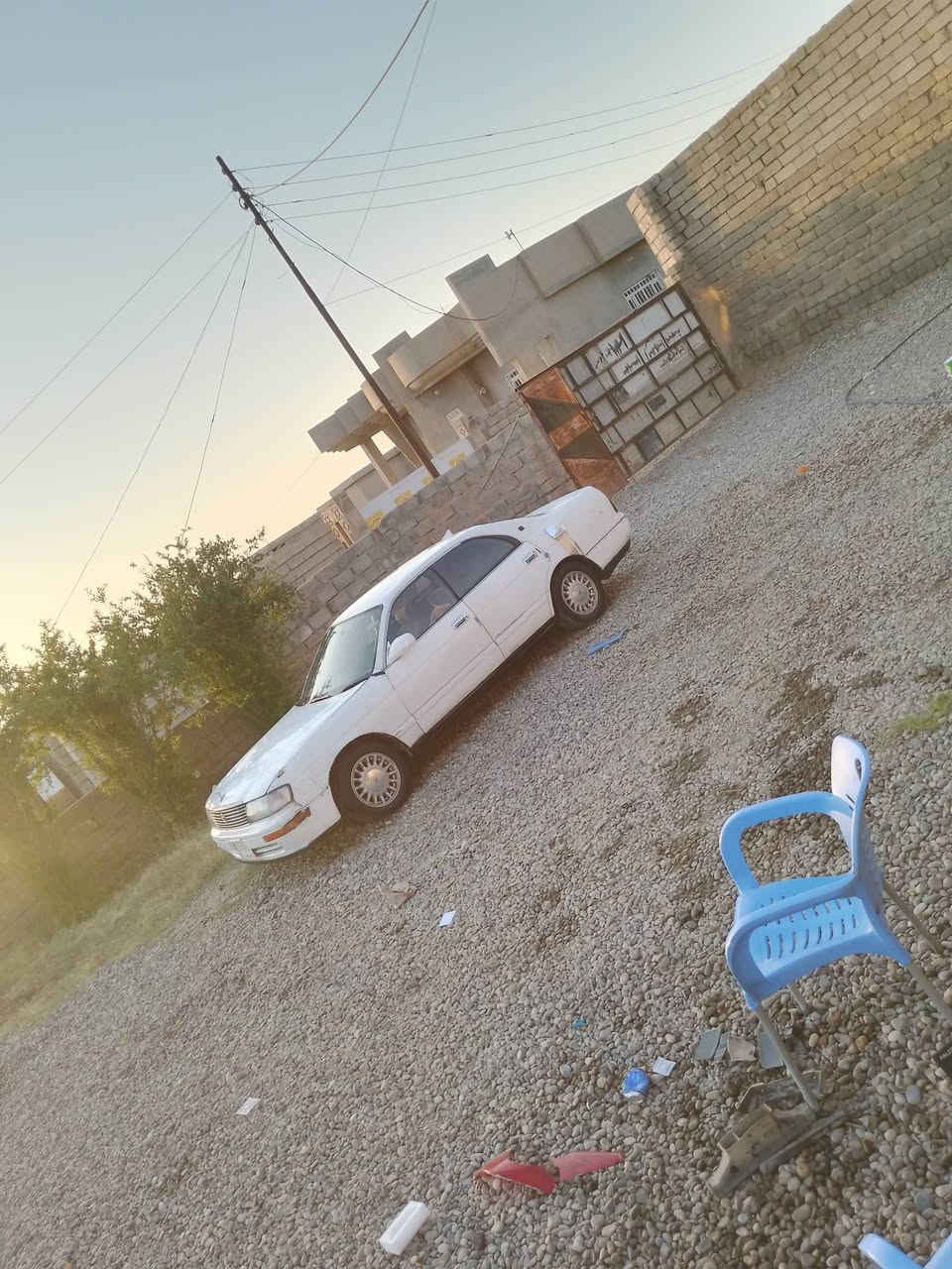 السلام عليكم للبيع او مراوس
كراون (بطه) مواصفات خاصه السبورت يعني ال (S) ادوات مامسجل كير ومحرك 2500شرط نشاط فوول
باور شغال صدر جديد تايرات نضاف كهربائيات كلها شغاله 
لايتات زنون عالي ناصي مسجل شاشه سماعاتها مال شركه 4
كلشي بيها يشتغل مكاني الشركاط
متواجد عل فيس
‍*********** ه
