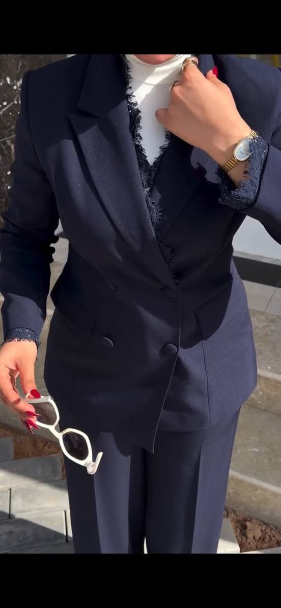 كولكشن العيد✨🔥
الطقم تحفة بتفاصيلة✨

قاط سترة مبطن صيفي
مع بنطرون كيلوت💞
خامه وكولتي عالي جدآ 

قياس 38 40 42 44 46 48 
طول السترة 75 يغطي ورك 

متوفر 3 الوان✨
#الجميع @المتابعين


**إذا كنت صاحب هذا الإعلان وتريد حذفه لأي سبب، رجاءا أرسل رسالة إلى الدعم الفني**