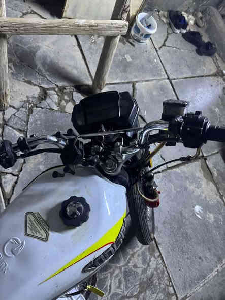 سلام عليكم ايراني سونك ٤قير مكينة ناعمة فول دراجة  يرادلها ضفيرة بدون اوراق سعر ٧٠٠ وبيها مجال حك الجية عنوان البياع حي التراث ***********اتصال فقط مابي واتساب وذا تحب مازنجر  اذا مو شراي لا تكسر بلحلال
