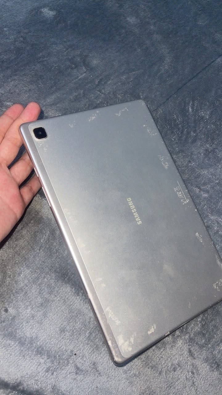 السلام عليكم ايباد سامسونك للبيع السعر ١١٠ وبي مجال كامل وشغال مكان بغداد الدوره ***********
