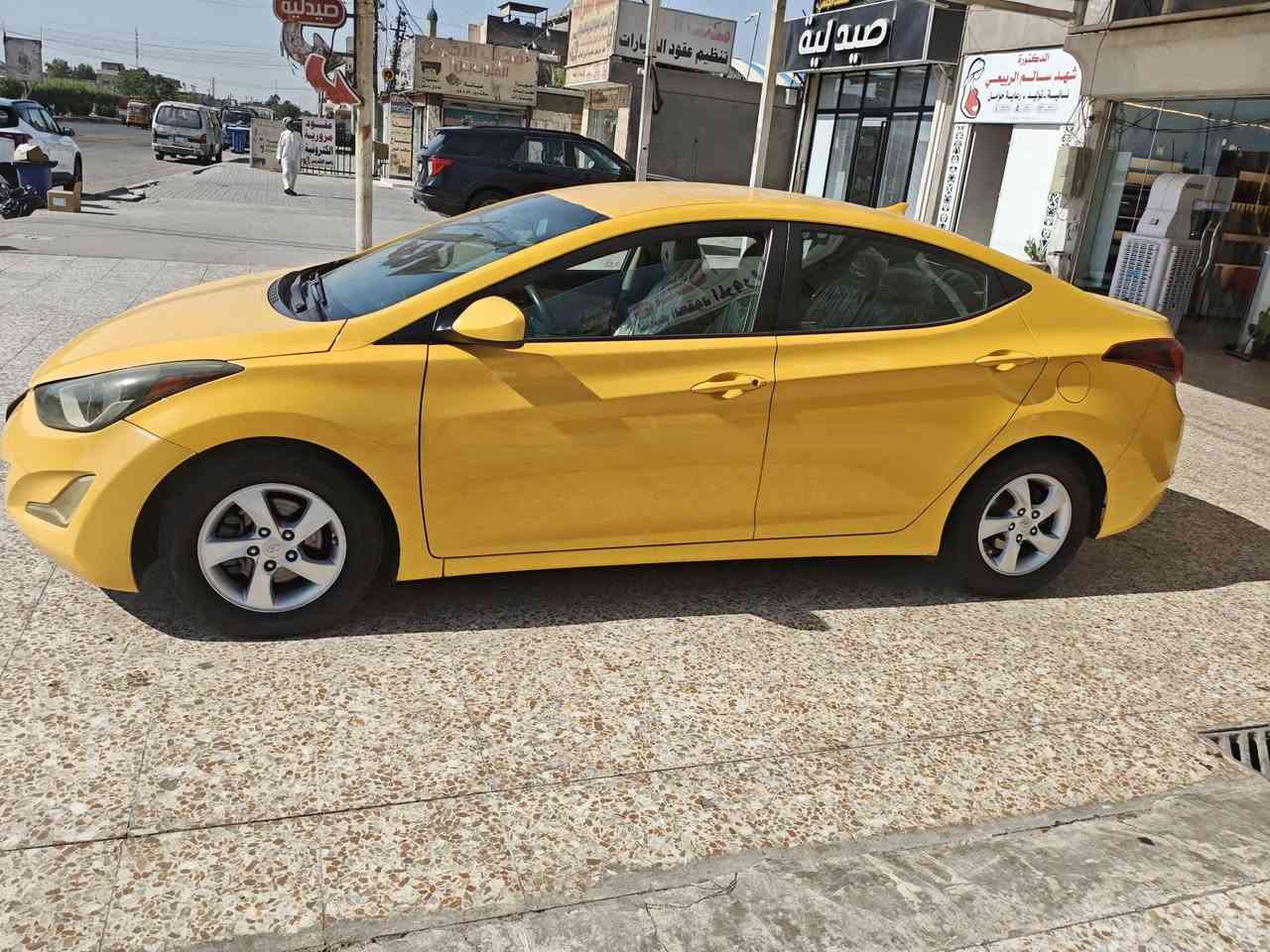 سلام عليكم النترا 2015 وارد امريكي حادثها البنيد طاير عالجامعه الاماميه فقط 
السيارة ليبل واحد مكفوله لغود وشواصي صبغة وحدة مكينه وكير غير مفتوحات 
السياره جاهزه وجديده وعلى وضع الشركه 
ماشيه 93  مصفره هيئه وغرامات السعر 110 ورقة مكان السياره بغداد حي النصر 
رقم الهاتف ***********
