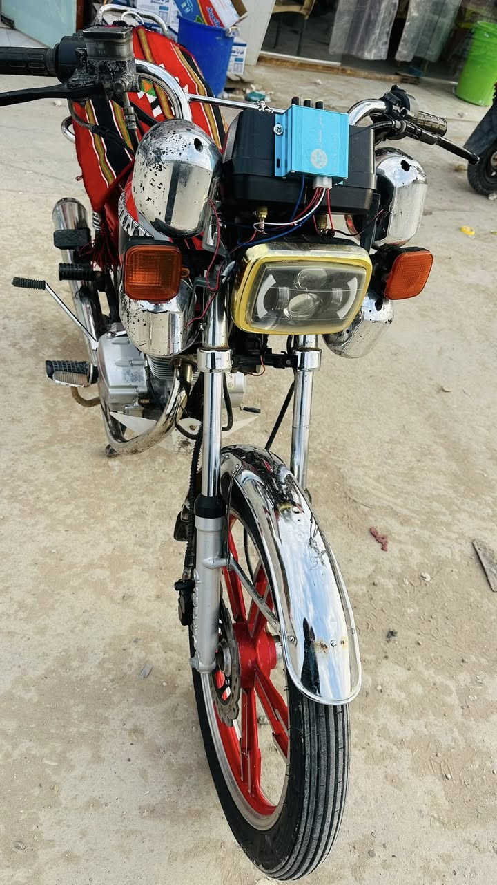 سيفان  موديل ٢١ كفالة مثل متشوف النظافة شوفت عينك  الدراجة بعدها بالجيس السعر ٥٥٠ وبيها مجال قليل مكاني بابل الكفل ***********
