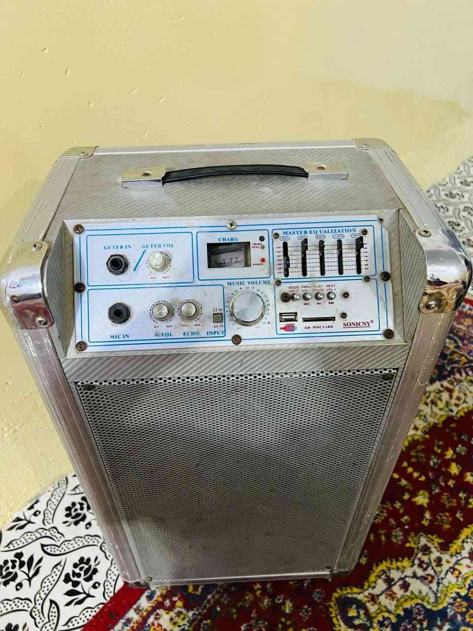 يوجد سماعه كهرباء وشحن
السعر 75وببها مجال 
المكان اللطيفيه 
واتساب ***********
مكلف بالنشر
