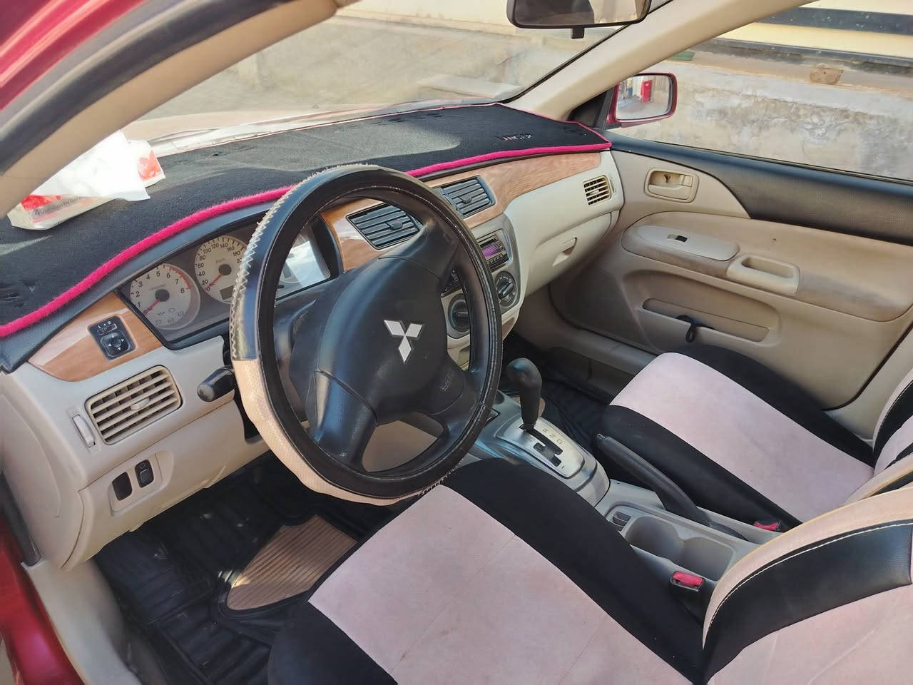 لانسر 2010رقم ديوانية ألماني مكفولة من التبديل بيها طخات بسيطه  واكو خياس مقدار بسيط جدا بالقارة مثل ما موضح بالصور مكينة نظيفة وتبريد ممتاز حالة السيارة بالعموم جيدة وهي استخدامها كان نسائي السنوية منتهية 
السعر ٧٧ مع مجال بسيط مكاني الديوانية
الاتصال فقط واتس اب ***********
شكرا للجميع
