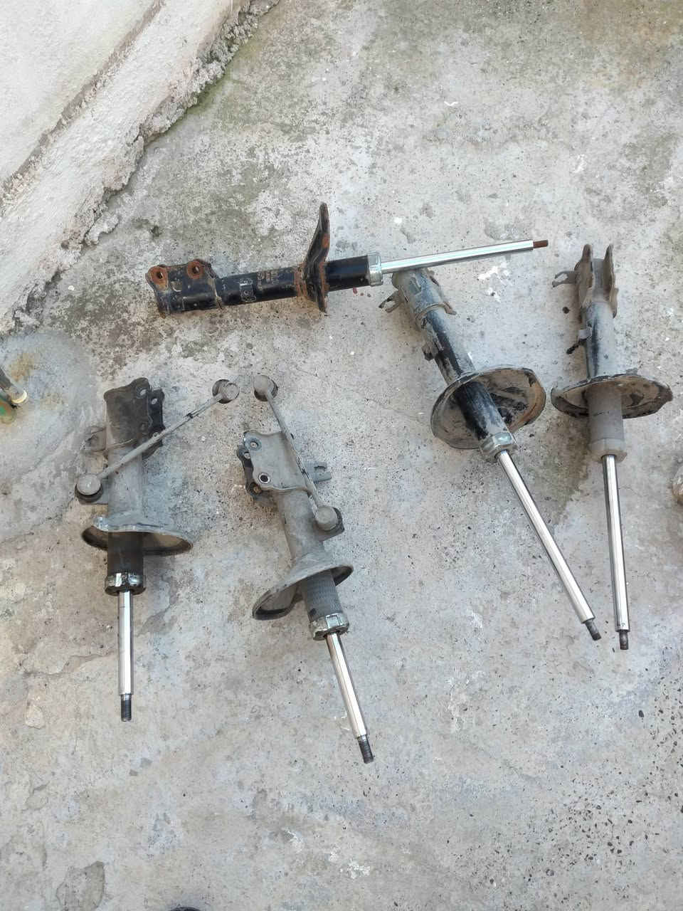 السلام عليكم طخم دبلات مال سيكي مال كصه تعال شوفو بعينك يعجبك مبارك عليك ما يعجبك براحتك حبيبي الغالي السعر ٤٠الف شرط مال سياراتي بدلتهم طخم السعر ٤٠الف المكان حي الكرامة ***********
