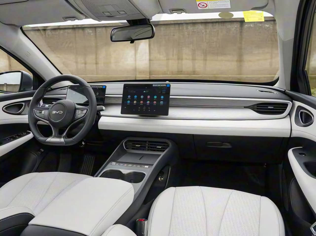 🔥 BYD Seal 05 موديل 2026 🔥
سيارات اني مستوردهن وابيعهن بسعر مناسب 
هايبرد ذكي | سيارة أونلاين | توفير عالي

⚡ تمشي 128 كم كهرباء صافي
⛽ أكثر من 2200 كم بالتفويلة
🔌 شحن AC / DC + شاحن وكالة 32A (شحن خلال 40 دقيقة)

⚙️ محرك 1.5 بنزين + محرك كهربائي
🔄 كير أوتوماتيك e-CVT
⬅️ دفع أمامي – قيادة ناعمة واقتصادية

📱 تحكم كامل من الموبايل: تشغيل، قفل، متابعة الشحن، تحديد الموقع

🖥️ شاشة كبيرة + عدادات رقمية
❄️ مكيف أوتوماتيك
🛡️ أنظمة أمان (ABS – ESP – وسائد هوائية)

✨ تصميم رياضي + إنارة LED + جنوط

📍 الموقع: بغداد شارع فلسطين
رقم الهاتف :حجي سعد 
***********
💰السعر مناسب
