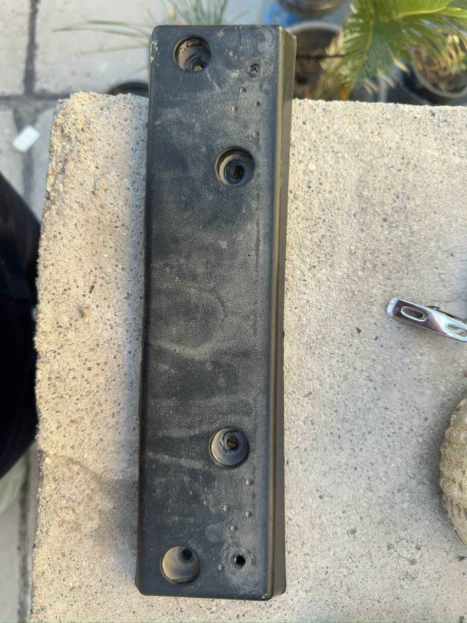 السلام عليكم 
بلوجكتر اصلي يسرى 
كبات اصلي ويل 17
سلكتر سيراتو 12 
للبيع الاتصال ***********
