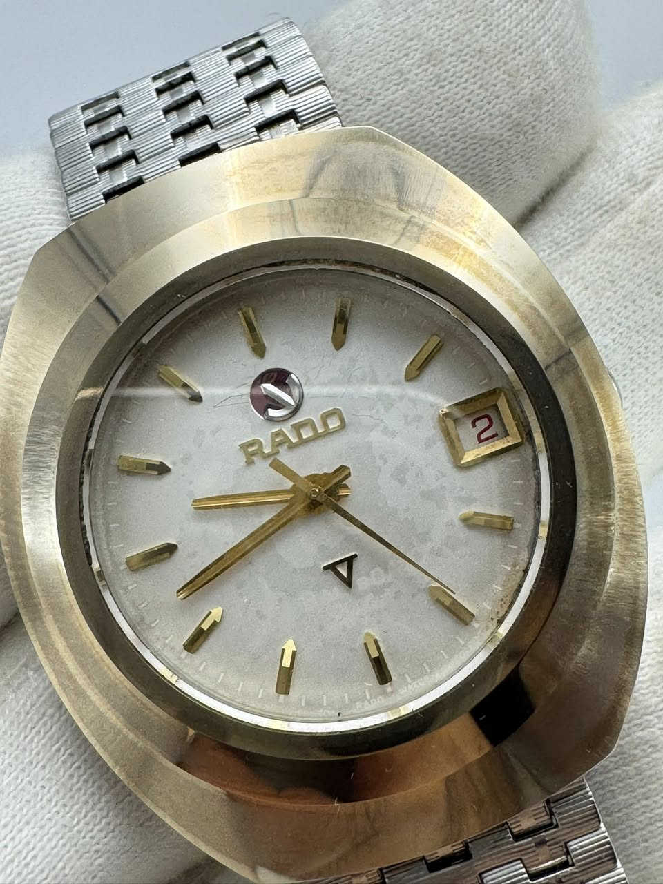 RADO Diastar 1970
رادو دايستار مستخدمة (بدون مرفقات) بنسبة نظافة ممتازة (ملاحظات بسيطة داخل المينا)
السير بلادي كامل
- القطر 36*40
- الماكنة أوتوماتيك
- نافذة لعرض التاريخ
- انگر دوار شغال
للإستفسار مراسلة الصفحة ، يوجد توصيل الى جميع محافظات العراق
(نتعامل بالساعات الأصلية فقط)


**إذا كنت صاحب هذا الإعلان وتريد حذفه لأي سبب، رجاءا أرسل رسالة إلى الدعم الفني**