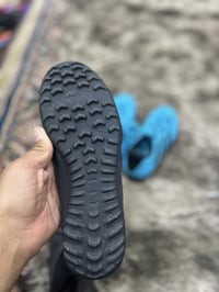 نايك اصلي بالة  نظيف جدا  قياس 42ونص طول القدم 27 السعر 40 توصيل 5 للح...