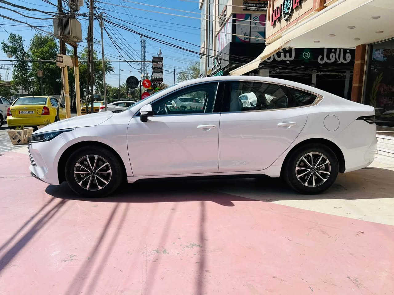 السلام عليكم ورحمه الله للبيع BYD دستروير موديل 2025 كفاله عامه لا صبغ لا بارد لا شخوط ولا رصعات تحويل مباشر مواصفات الدستروير معروفه ماشيه 9 الف الكلي اخت الزيرو مع ملحقاتها السعر 19700 وبيها مجال مكانها  بغداد السيديه للاتصال ***********
