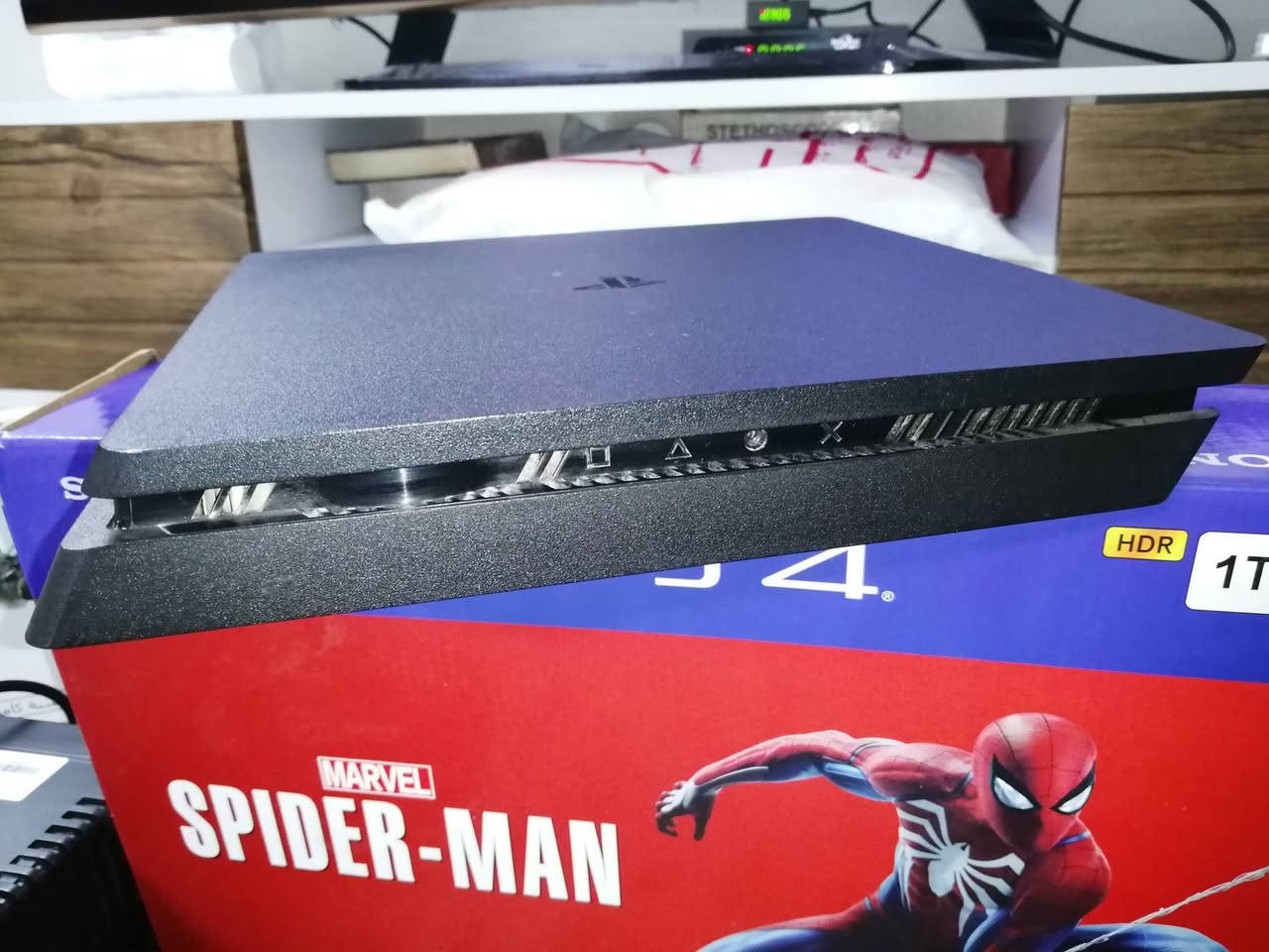 🔥 للبيع بلايستيشن 4 سلم (Slim) 🔥
🎮 السعة: 500GB
🌍 الريجن: 2 (أوربي – شرق أوسط)
🛠️ النظام: 11.52 مهكر قرص
🔒 لوك  ستيكر 
✨ نسبة النظافة: 95% (شبه جديد)
📦 المحتويات:
عدد 2 يدات أصلية
7 ألعاب داخلة
الكارتون مو مال الجهاز
🔌 معى UPS 🔌
⚡ النوع: Combo Rising
⚡ القدرة: 1500VA
⚡ الموديل: GP1500VA
⚡ المدخل/المخرج: 220–240V
💰 السعر: 350,000 الف
📍 العنوان: بغداد
📞 للاستفسار أو الاتصال: ***********
💬 واتساب متوفر
