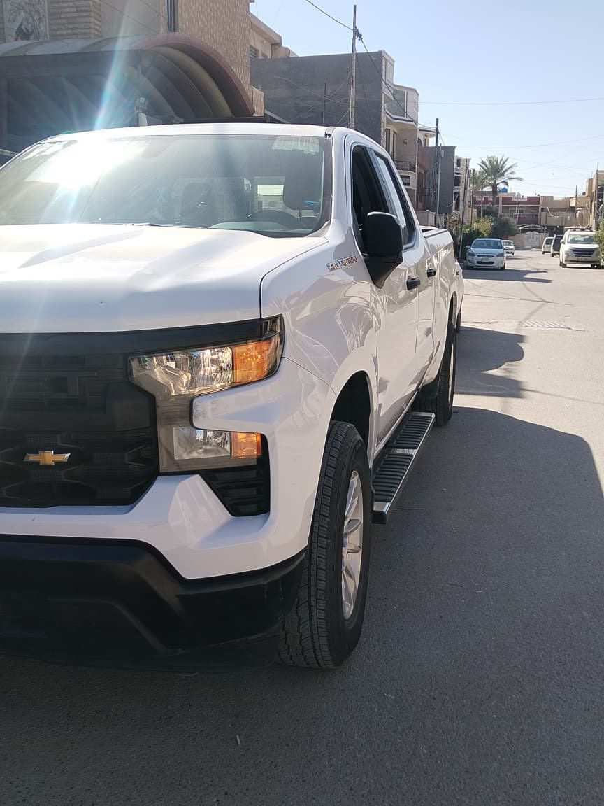 Silverado
🚗 للبيع: شيفروليه سلفرادو 2023

رقم الهيكل (VIN) الذي قدمته: 1GCRAAEDXPZ316758 يعود إلى مركبة شيفروليه سيلفرادو 1500 موديل 2023. إليك بعض التفاصيل الرئيسية المتعلقة بها:

🛻 تفاصيل السيارة:
 • الشركة المصنعة: Chevrolet
 • الطراز: Silverado 1500
 • سنة الصنع: 2023
 • نمط الهيكل: شاحنة بيك أب (Crew Cab/Regular Cab حسب النسخة)
 • الدفع: دفع خلفي (RWD)
 • المحرك: 5.3L V8 (أو حسب النسخة، يمكن 
 • بلد التصنيع: امريكا 
 • نوع الوقود: بنزين 
• السيارة دخول جديد – بدون رقم وصلت للعراق ٢٥/٥/١  
• تترقم في جميع المحافظات عدا الإقليم
 موجوده في الدوره شارع ٦٠ بغداد السعر ٢٨٠ ورقة علما السياره في امريكا كانت مالتي سياره جديده ،  الاتصال على هذا الرقم 
  رقم الموبايل ***********

📞 للتواصل: ***********
