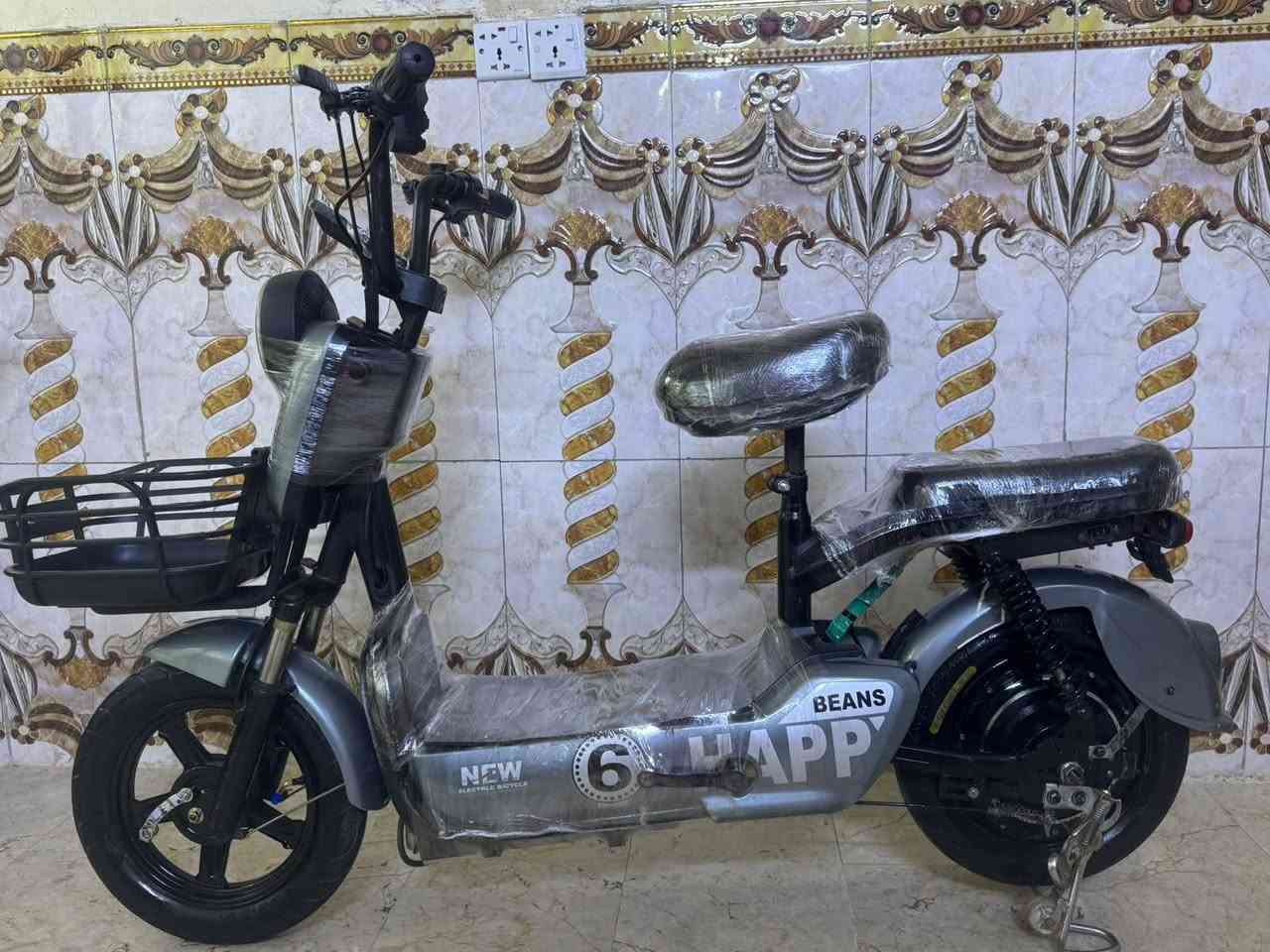 سلام عليكم دراجه حجم 14 كلش نضيفه  بطاريات جدد السعر225الف  وبيهة مجال كلش بصيط المكان بغداد الجديدة الشراي يتصل بي واتساب***********غير متواجد على الفيس
