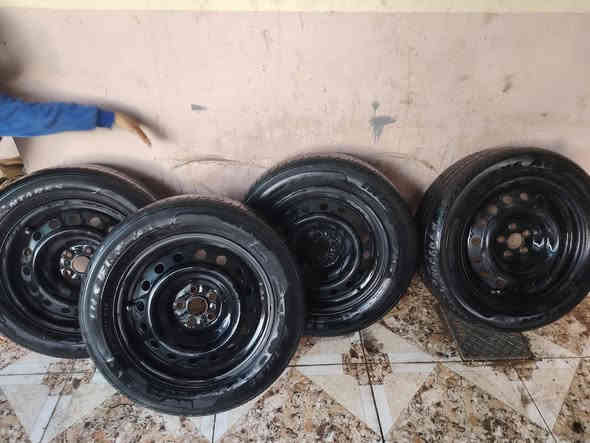 السلام عليكم رخصه الادمن وي 16 مال كورولا بلادي مع ثلاث حساسات بلاديه للبيع سعر 175 وبي مجال عنواني كركوك حي الاسره) ***********
