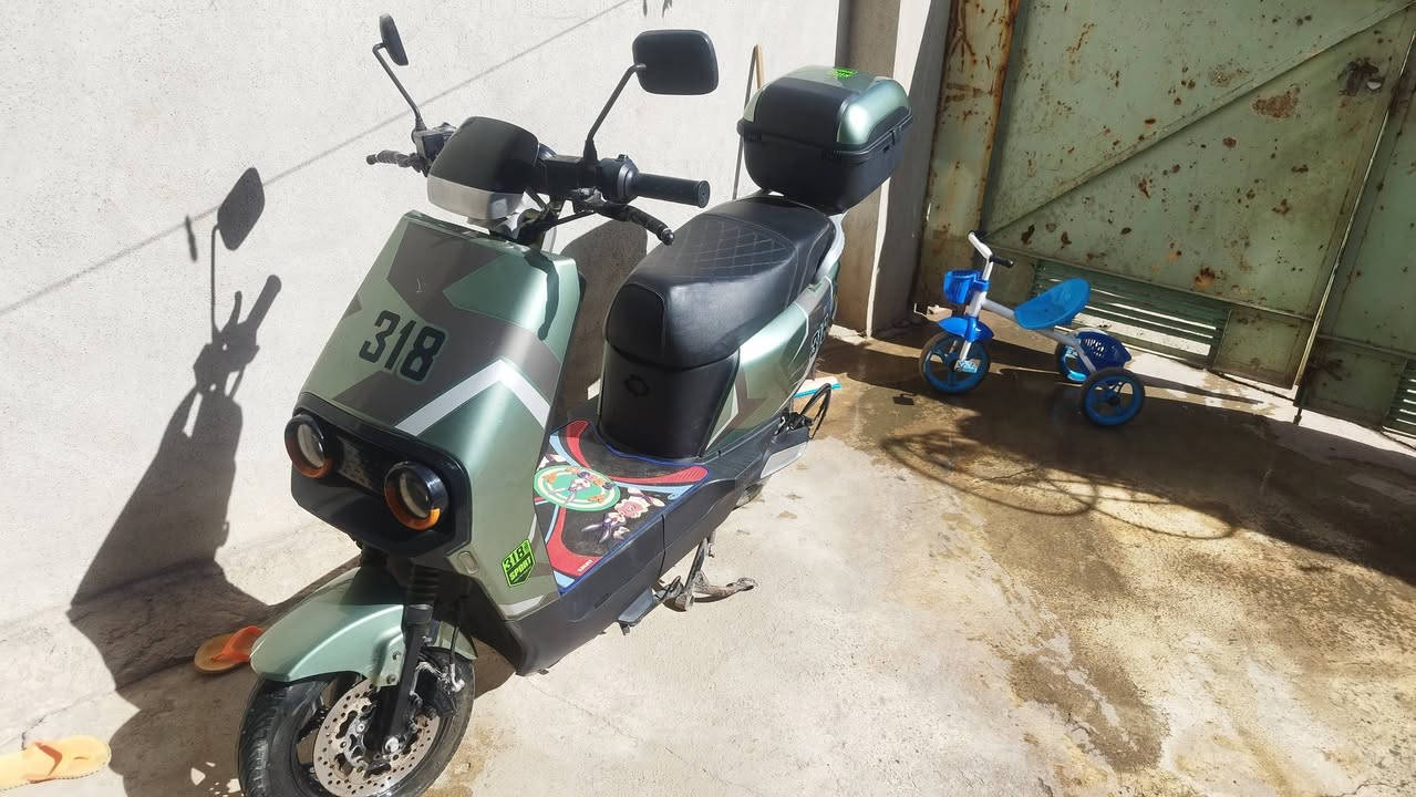 اسلام عليكم دراجه شحن للبيع باب اول صوندتين 
بطاريات وملف مابيهم شي ماشي 7000سعرو 550الف وبي مجال هذا رقمي بي واتساب ***********الشراي يتصل بي بس هذولي البراغي مكسره مكاناتهم وشادهم بتيل
