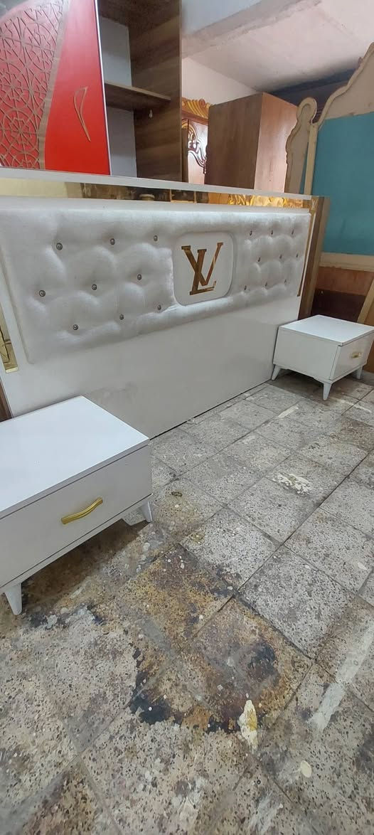 غرفه تركيه 5 قطع السعر 275 قفل
بعقوبه شارع خريسان ***********
