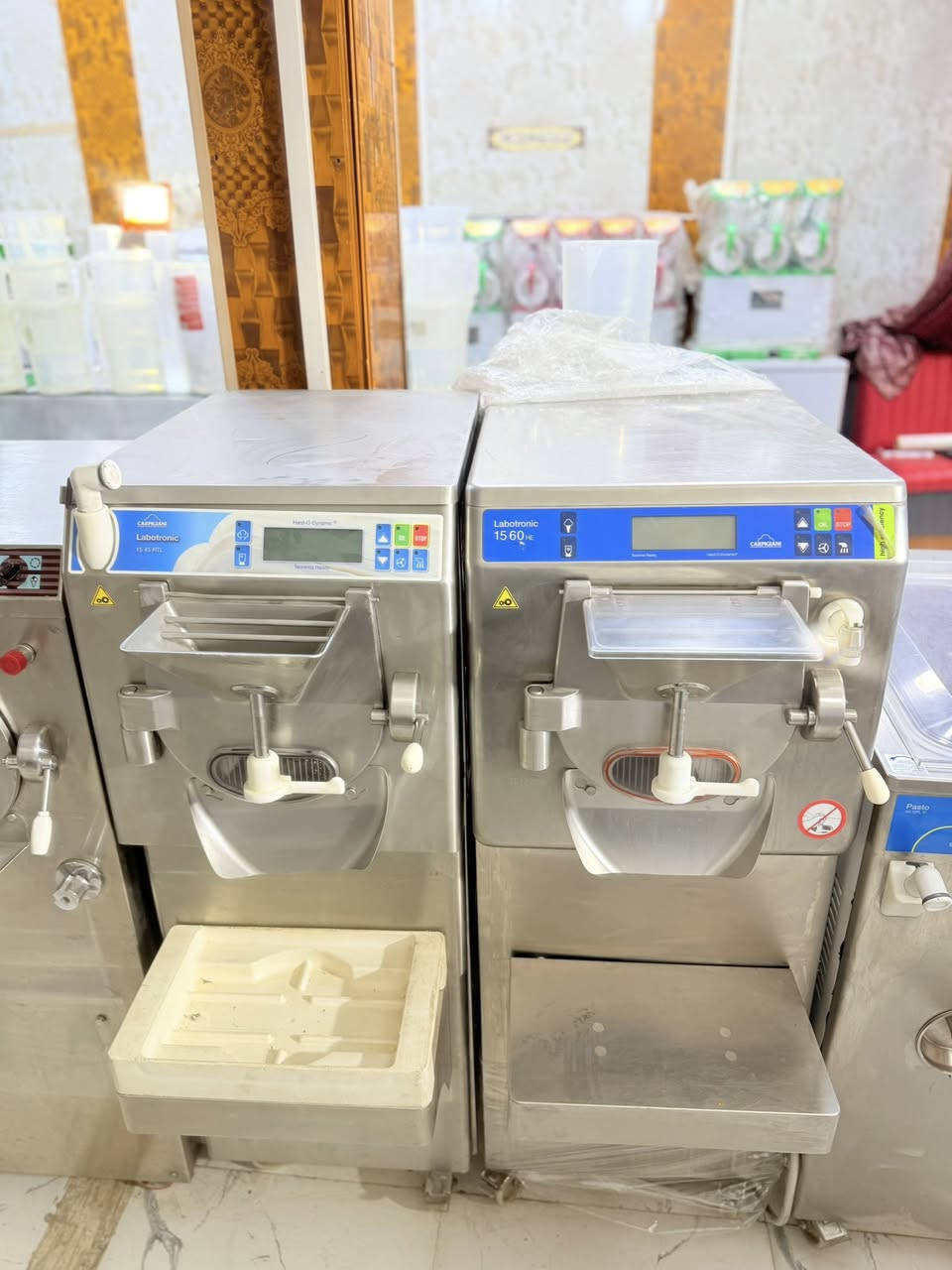 جميع انواع مكائن الايس كريم الايطاليه 🇮🇹
انتاجيات Ds ماركات واحجام متنوعه 
بساتر جميع الماركات والاحجام 
سوفتات جميع الماركات 
عارضات عاموديه وطرحيه جميع الاحجام 
سلاشات ازبري جميع الماركات 
حافضات + صاعقات 
اسعار تنافسيه 
🍨🍨🍦🍦🍧🍧
متوفر تجهيزات محلات الآيس كريم بل كامل 

للتواصل او الاستفسار مراسلة الصفحه 
او الاتصال ع الرقم ***********

العنوان بصره
