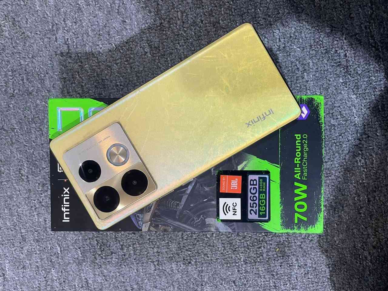 انفنكس نوت 40 برو 
الذاكره ٢٥٦
الرام ٨+٨  =١٦
شحن سريع ٧٠ واط 
كامره ١٠٨ ميكا 
ويا كارتونه وشاحنه اصليه ٧٥ واط

بي فطر بل باب بس جديد الجهاز 

العنوان الكوفه التواصل فقط وتساب موجود رقم الهاتف 
/***********

السعر بل خاص الشري بي خير و يتدلل
