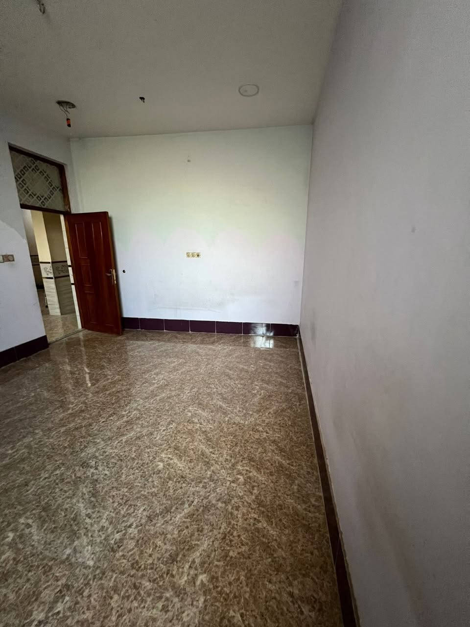 🏰 دار  لـــلـــبـــيــع🏰
فـــي الكوت حي الخضراء قرب محطه البغدادي قرب شارع بغداد 
_________________
الـــمـــســـاحـــة//225       طـــابــو زراعي حق التصرف 

عــرض الــشارع//10 م
-------------------------
#الــطــابــق #الارضـــي 
استقبال— مطبخ- صالة —- 2 غرفة نوم
#الـــطـابـق #الـــثـانـي 
4نــوم - صالة— صحيات
------------------------
#
#
------------------------------------------
لـــلاســــتـــفـــســـار الاتـــصـــال عـــلـــى :
📱📱حسون ابو علي اللامي📲📲
 ***********
منتظر الشريفي 
***********

📱📱 علي حسون 📲📲
***********
